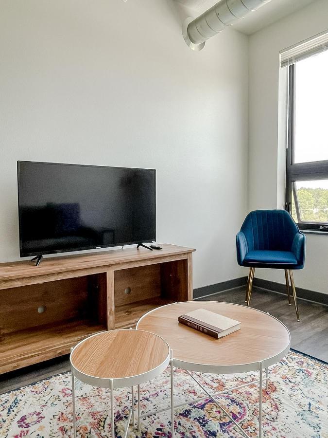 Sleepover 1Bd 1Ba Des Moines Apartments Bagian luar foto