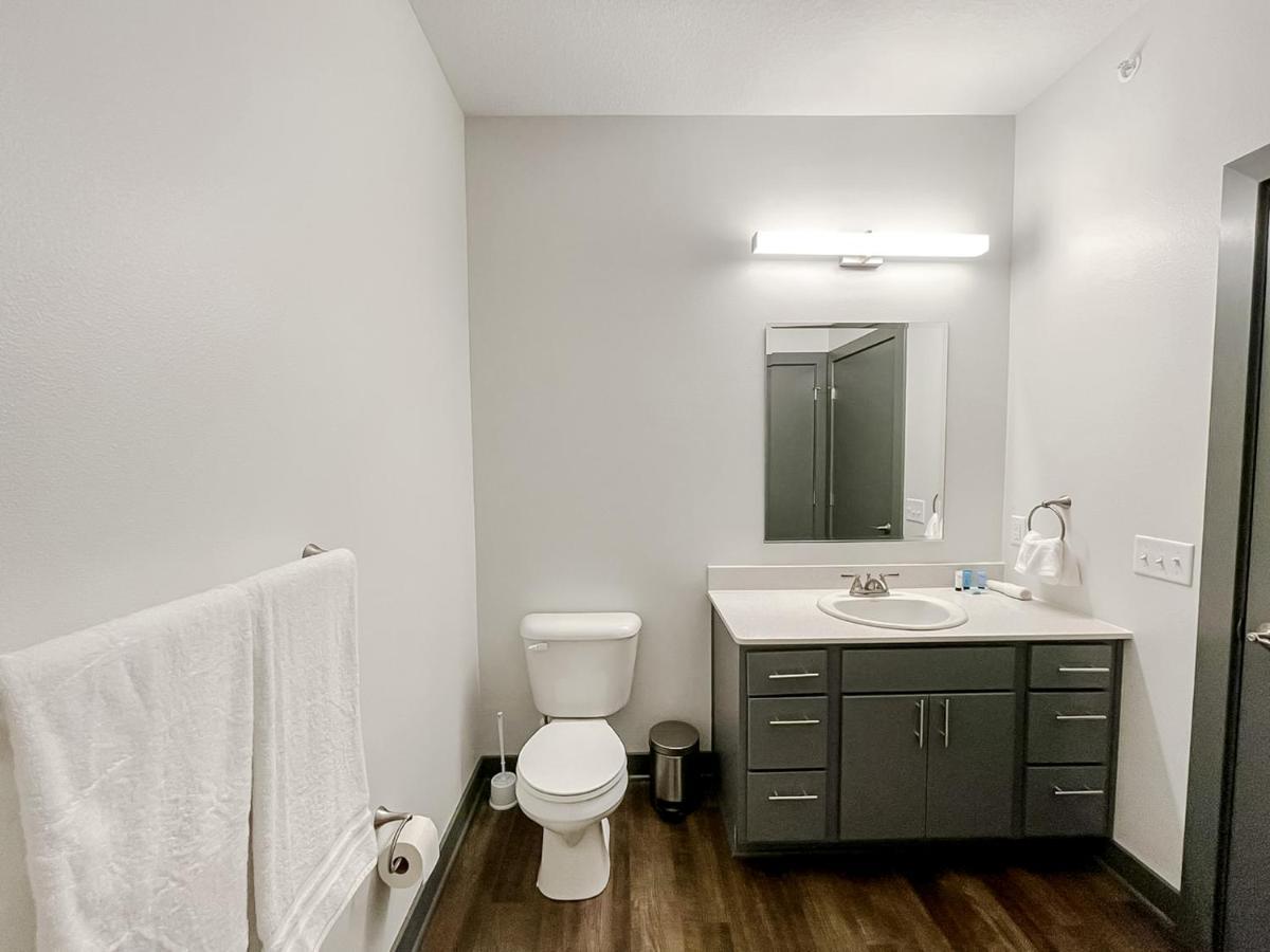 Sleepover 1Bd 1Ba Des Moines Apartments Bagian luar foto