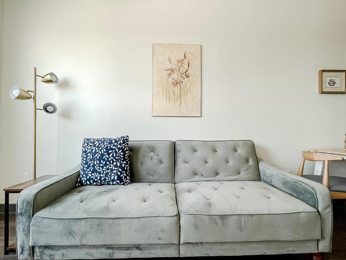 Sleepover 1Bd 1Ba Des Moines Apartments Bagian luar foto