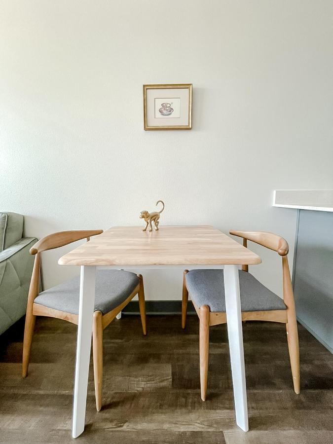 Sleepover 1Bd 1Ba Des Moines Apartments Bagian luar foto