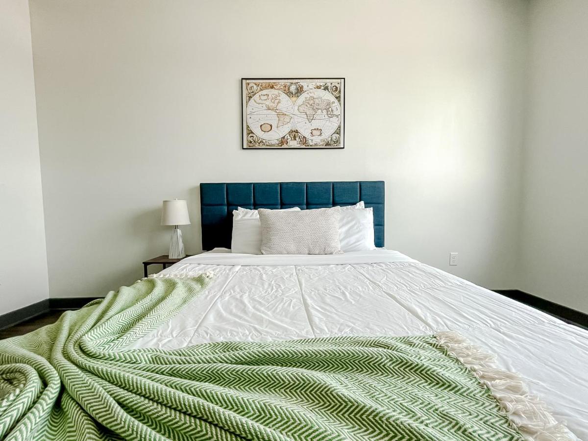 Sleepover 1Bd 1Ba Des Moines Apartments Bagian luar foto