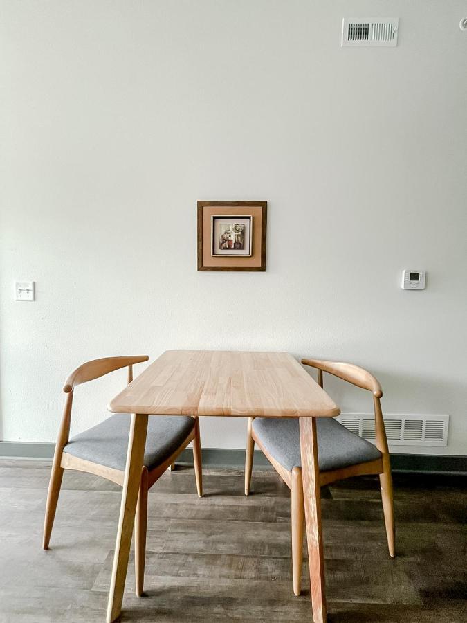 Sleepover 1Bd 1Ba Des Moines Apartments Bagian luar foto