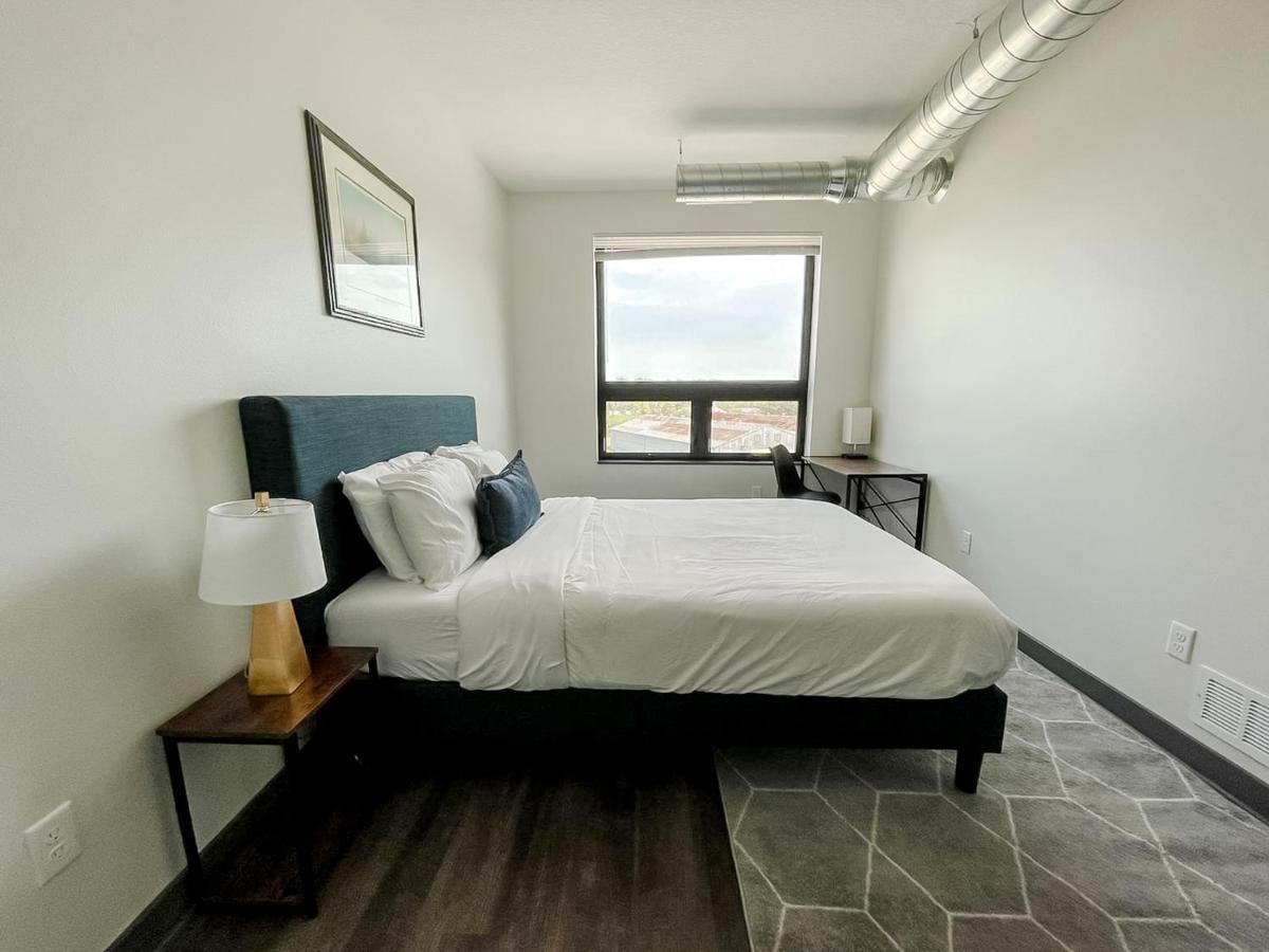 Sleepover 1Bd 1Ba Des Moines Apartments Bagian luar foto