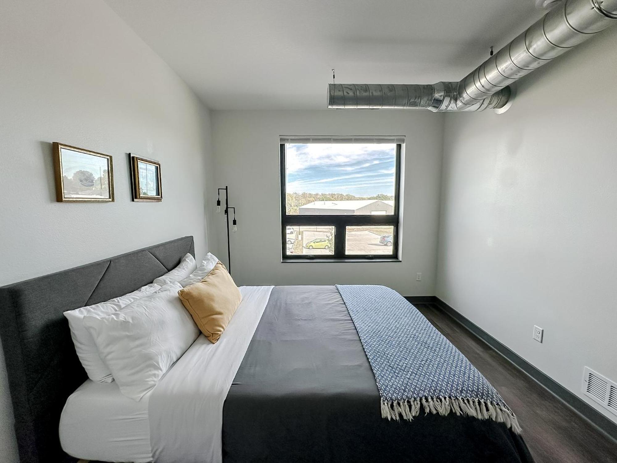 Sleepover 1Bd 1Ba Des Moines Apartments Bagian luar foto